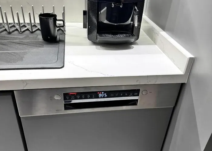 Touch The Sky At Nordic Sky Modern Daire *