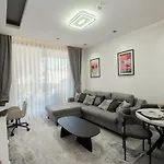 Touch The Sky At Nordic Sky Modern 아파트 알란야