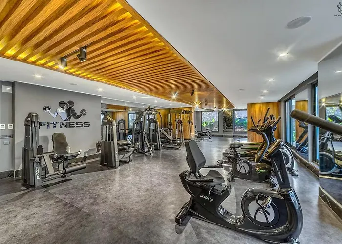 Touch The Sky At Nordic Sky Modern 阿拉尼亚